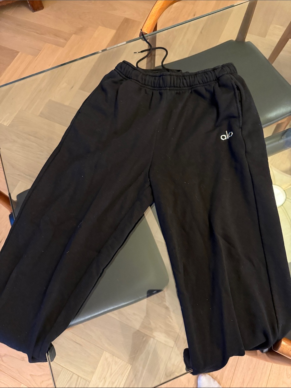 ALO Yoga Black Men's Jogger Sweatpants with Subtle Logo